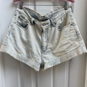 Women’s Levi’s Cuffed Denim Shorts